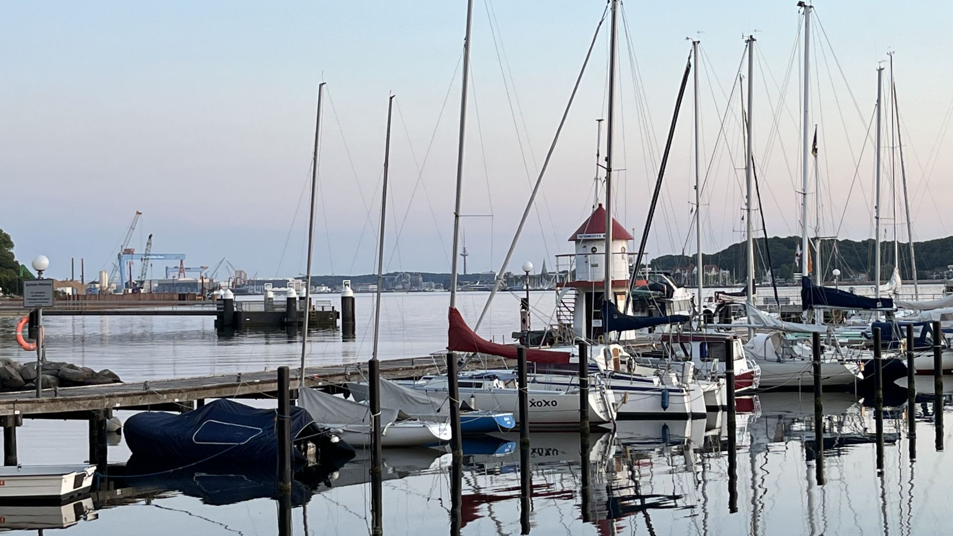 Bild vom Mönkeberger Hafen und der Kieler Förde